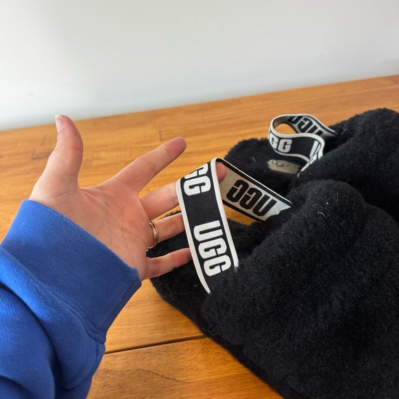 UGG Fluff Yeah Slide Sandals Platform Black Fuzzy Womens Size 8 - Picture 3 of 5